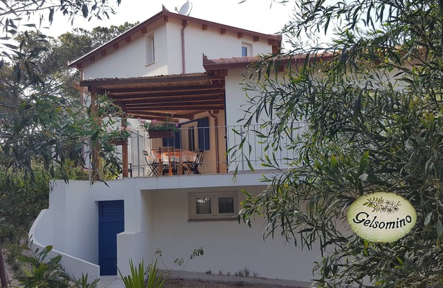 Villa on sand dunes a few steps from the sea, complete relaxation in North Sardinia