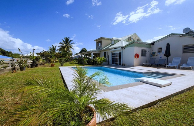 Villa Oneway with swimming pool - Rated 3 stars ⭐