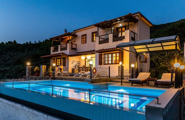 Villa Papearethos! Pool Addiction.