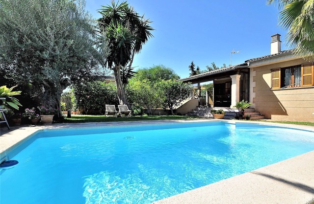 Villa PEP POMAR just 8 kilometers from the center of PALMA DE MALLORCA for 6 people - Free Wifi