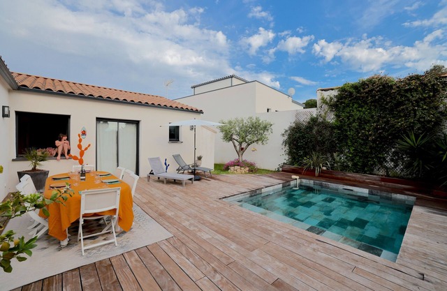Villa Piscine Contemporaine en Camargue