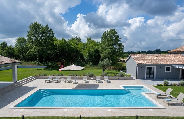 Villa Porta Aurea with Pool