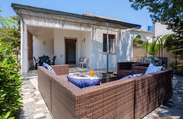 Villa 'Punta Prosciutto Vista Mare' with Sea View, Wi-Fi and Air Conditioning
