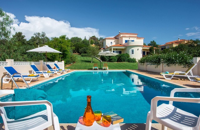 Villa Quina~Heated Pool*~ Fibre Wi-fi - 8 + 4 cots - Booking 2026 & 2027 NOW