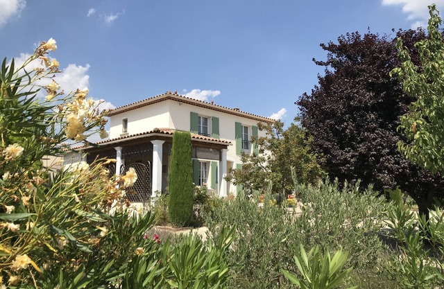 villa rental with swimming pool