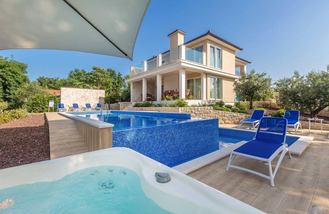Villa Roko with pool and jacuzzi