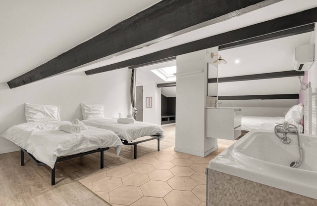 Villa Rose - Padel - Poker et Cinéma Room - Piscine