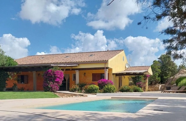 Villa set in the beautiful countryside, 5 mins to fantastic beaches & Islands
