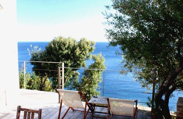 Villa sleeps 4, facing the sea in an exceptional quiet nature