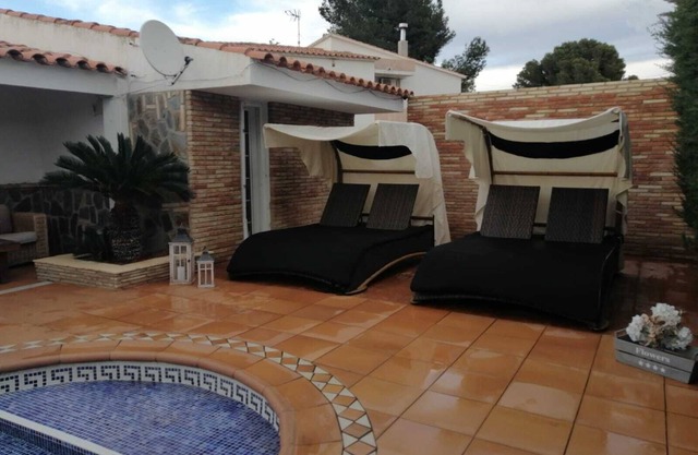 VILLA SOLETE Nice house with large private pool 250 meters from the beach