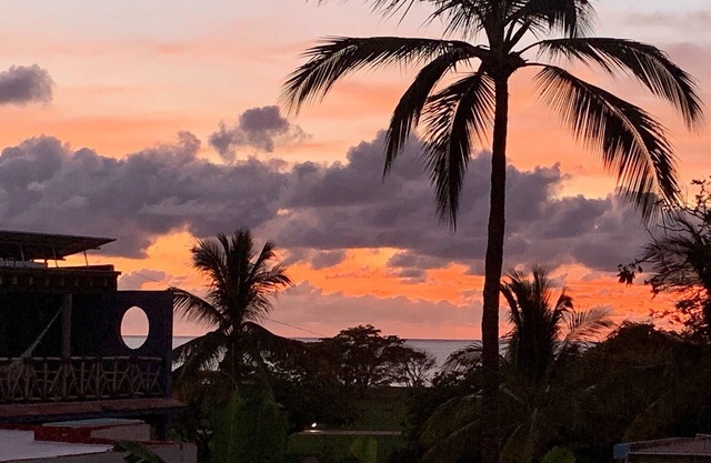 Villa Sunset, 40% summer discount Ocean View Villa, just 3 blocks from the beach
