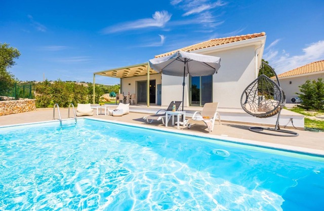 Villa Tania Ena - Two Bedroom Villa, Sleeps 5