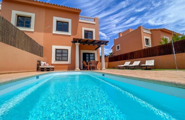 Villa Tarabilla with private pool & ocean views