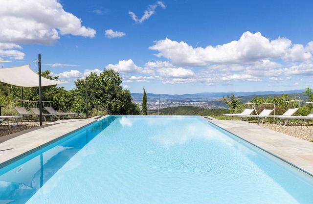 Villa Tenuta Lonciano - Luxury Villa Rental with swimming pool in Florence