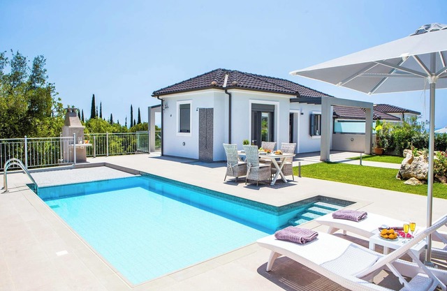 Villa Terra - One Bedroom Villa, Sleeps 2