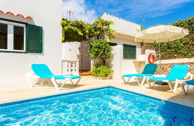 Villa Torreta - Three Bedroom Villa, Sleeps 4