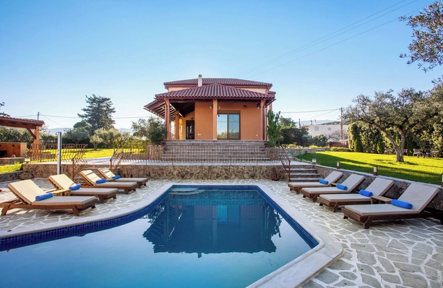 Villa 'Totta' with Private Pool, Wi-Fi and Air Conditioning