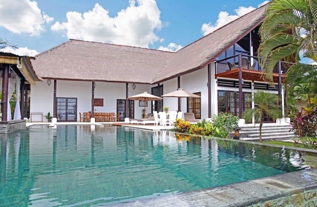 Villa Tri Murti, Lovina beach villa with private swimming pool at - up to 10 people