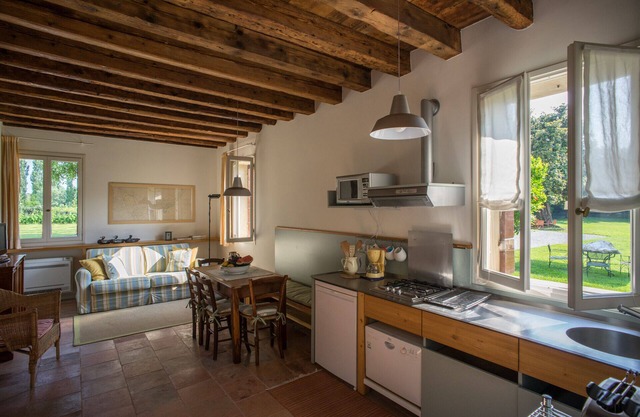 Villa Tron. Mezà apartment with park along the Brenta Riviera. Venice
