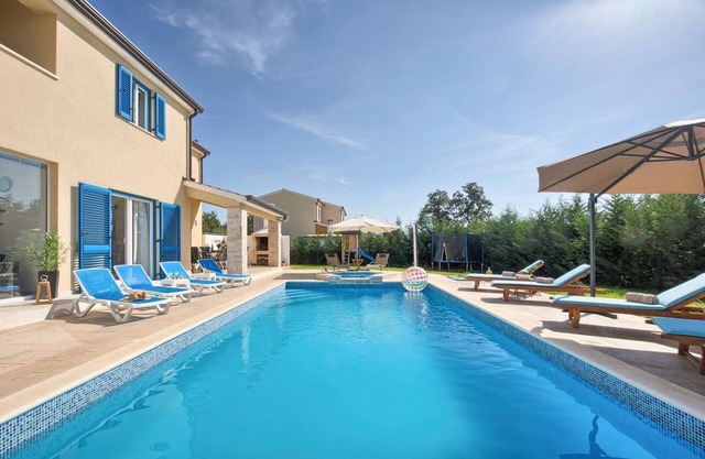 Villa Tulip - Five Bedroom Villa, Sleeps 12