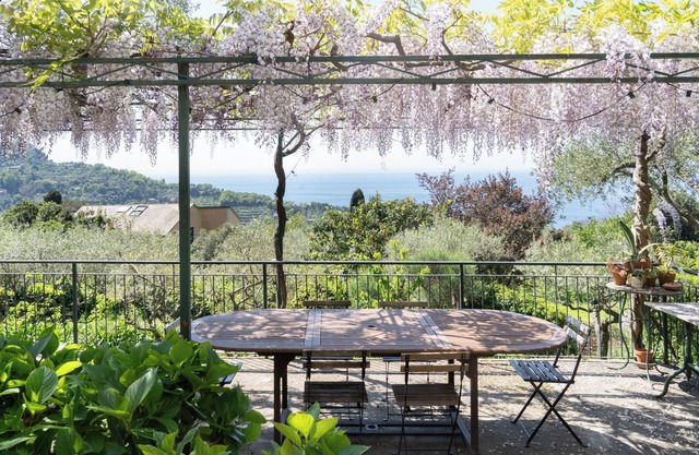 Villa 'Uliveto' with Sea View, Wi-Fi and Air Conditioning