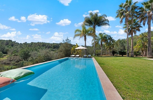 Villa Universe - Tranquility and strategic location in the heart of Ibiza.