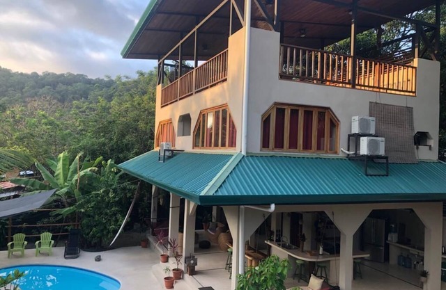 Villa VidaAnanda in the heart of Playa Hermosa, Cobano