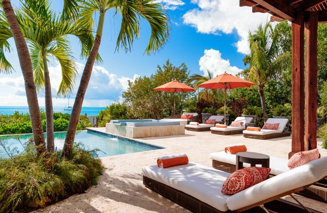Villa Valentina: Swim Access, Pool, Kayaks, & More!