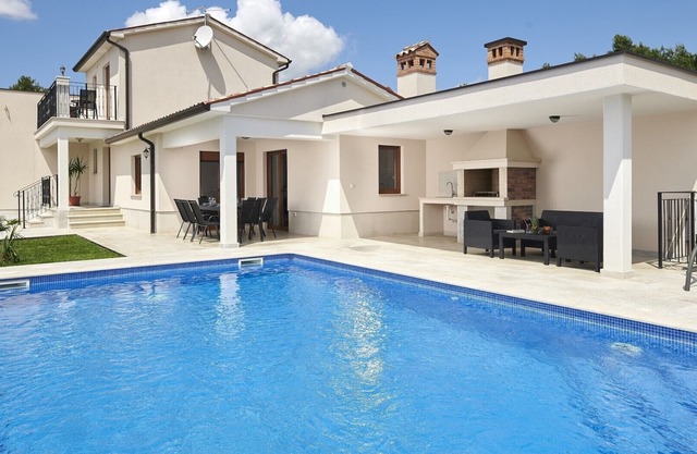 Villa Vanda with a pool and a lovely view