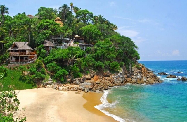 Villa Violeta Luxurious Secluded Beachfront Hideaway. Weekly & Monthly discounts