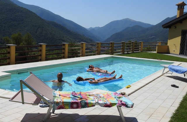 Villa with private pool in the Umbrian hills a few km from Spoleto