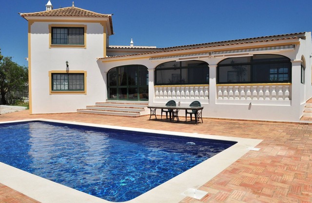 Villa with breathtaking views over the sea and Faro's valley