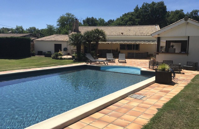 VILLA WITH HEATED POOL