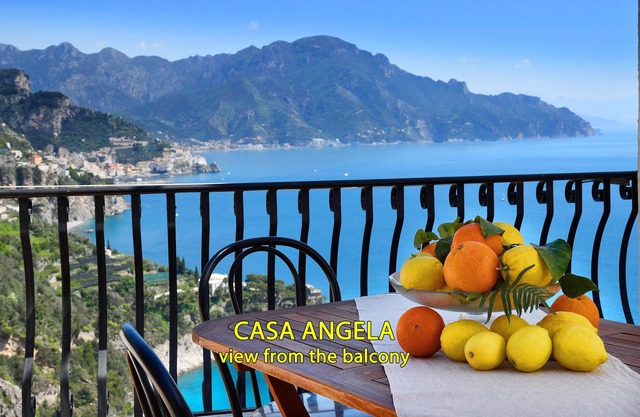 Villa with magnificent views of the sea and the coast of Amalfi-PARKING