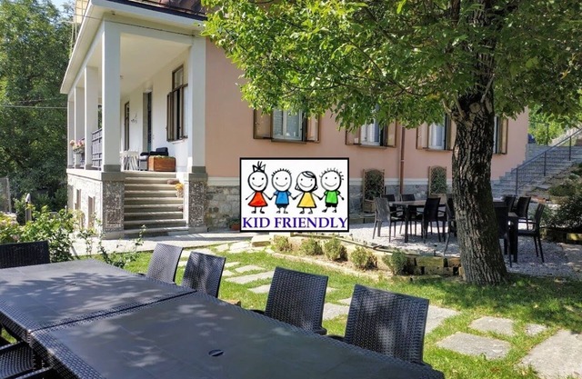 VILLA with pool and garden near to BELLAGIO