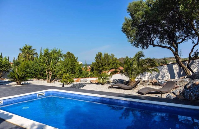 Villa with pool between sea and mountains with panoramic views