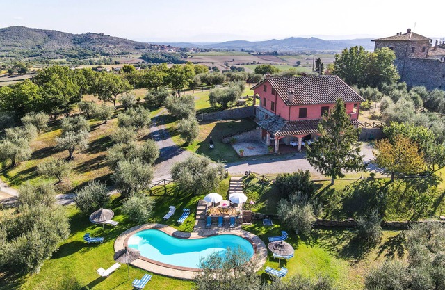 Villa with private pool, air conditioning 20km from Trasimeno lake and Perugia