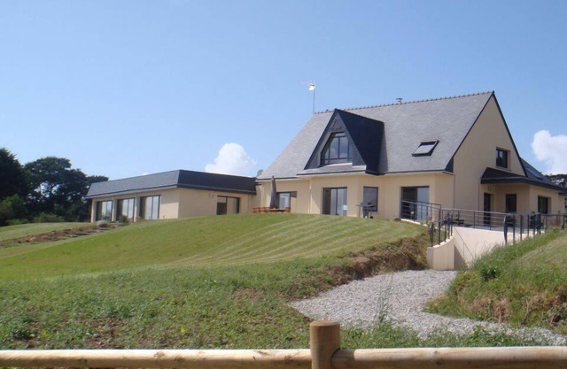 Villa with private pool at the entrance to the Crozon peninsula