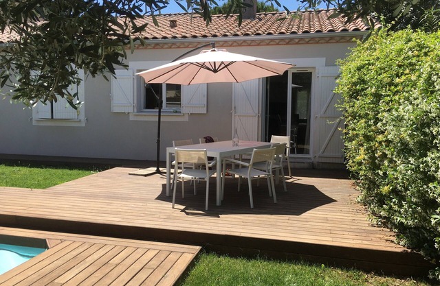 Villa with quiet pool