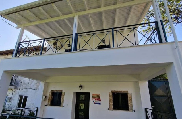 Villa with sea views in a quiet location