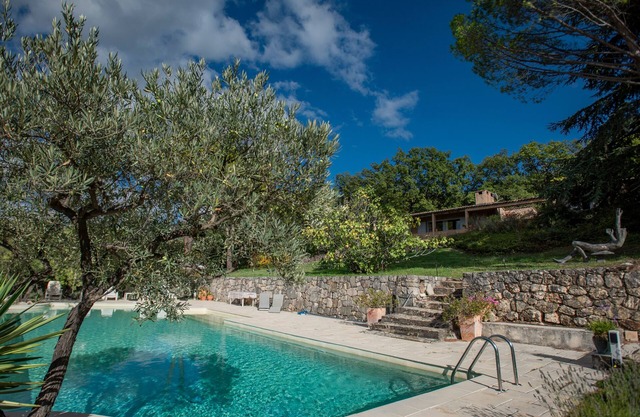 Villa with stunning views and super-sized pool
