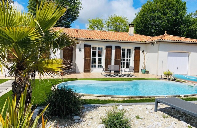 Villa with swimming pool