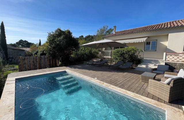 Villa with swimming pool, with beautiful views and on a very quiet location.