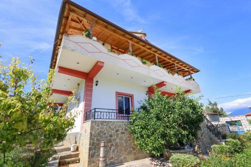 Villa Xherimeja Family Oasis