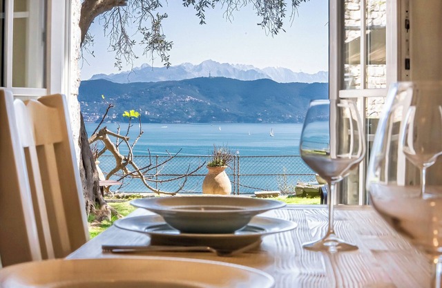 VILLACASTELLOPORTOVENERE WITH LARGE GARDEN AND MEMORABLE SEA VIEW