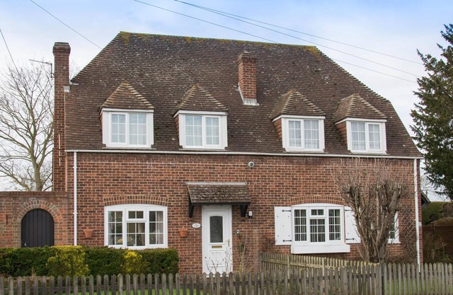Village location close to Canterbury