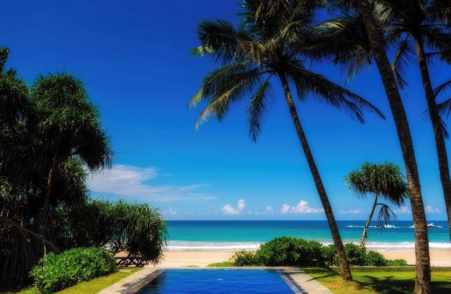 Villananda - Amazing Beachfront Villa with Private Pool