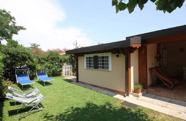 Villino Gelsomino, con Giardino a Soli 100 Metri Dalla Spiaggia