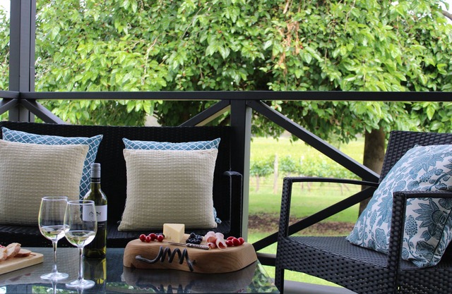 Vineyard Cottage at Upper Reach Winery