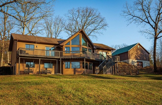 Vineyard w/mountain views - minutes to ski and waterparks